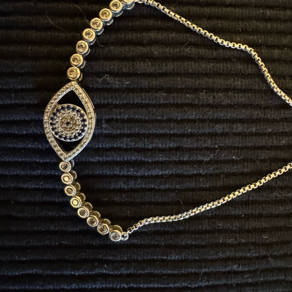 Elegant Gold Bracelet Set - Picture 3 of 4